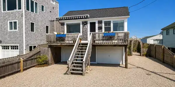 11 Brecka Drive