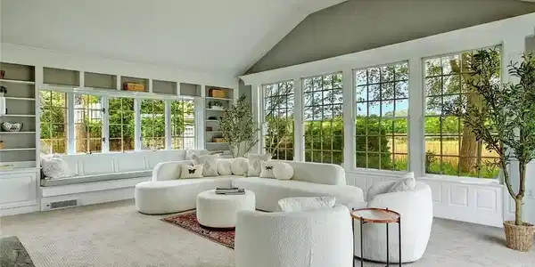 Image 4: GREAT ROOM