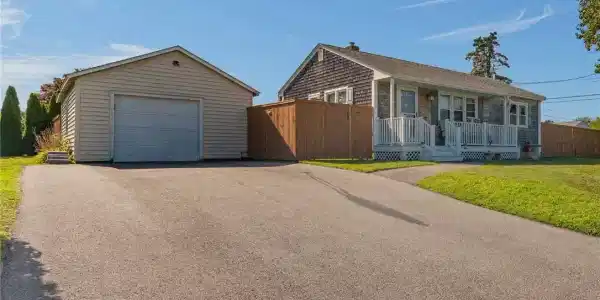7 Thurston Avenue