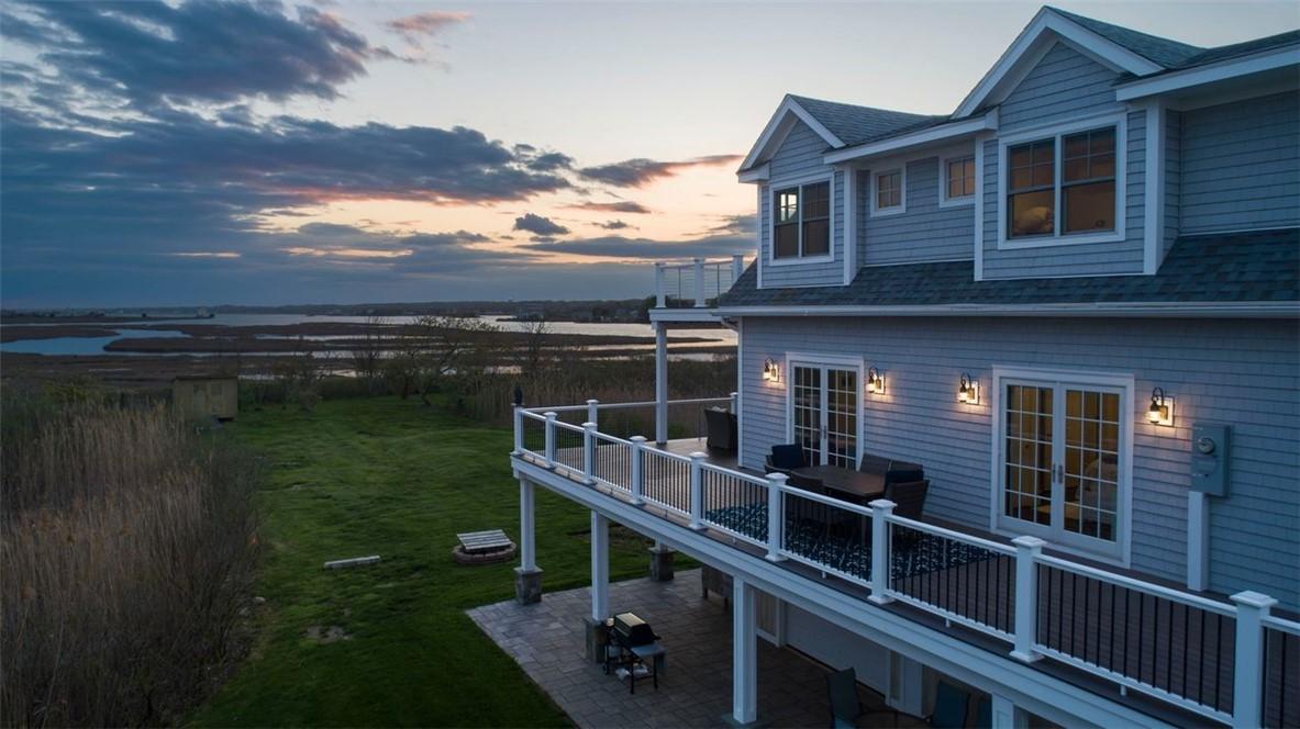 Image 2: House has sensational sunsets!