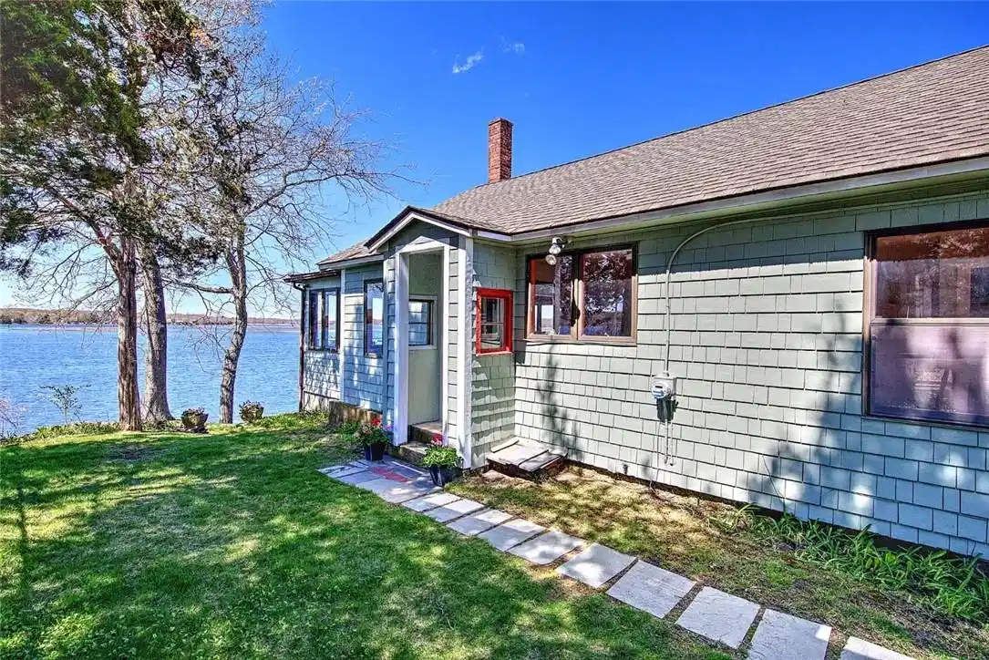 Image 1: Waterfront cottage with neighborhhod dock