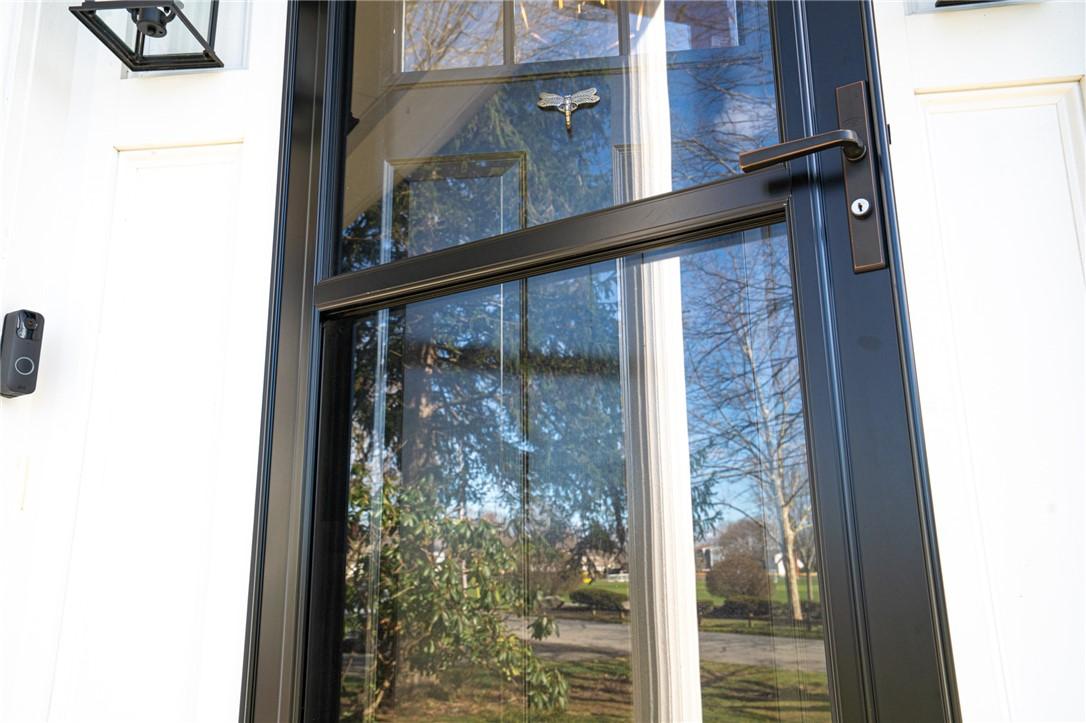 Image 2: Entry...