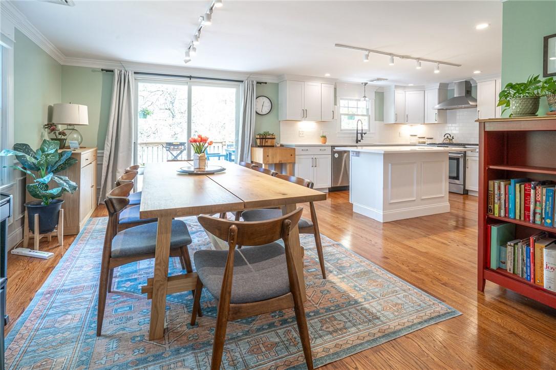 Image 4: Dining room next to kitchen
