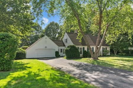 8 North Drive