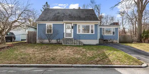 52 Maxfield Avenue