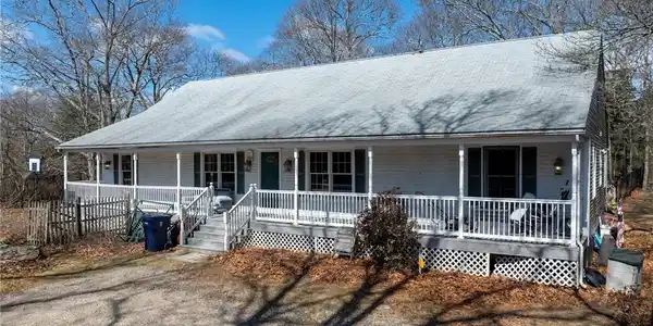 40 Fleetwood Drive