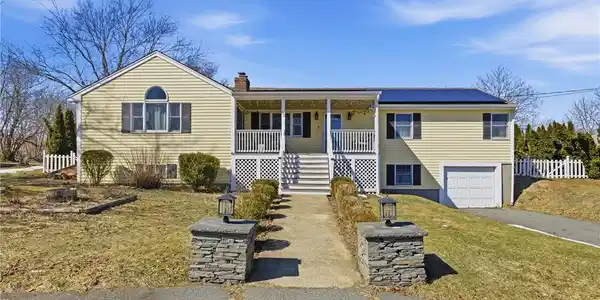 52 Viking Drive