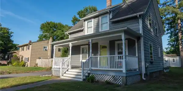 52 Heights Avenue