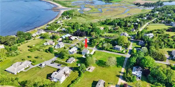 24 Seaspray Way
