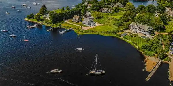 14 Pawcatuck Avenue