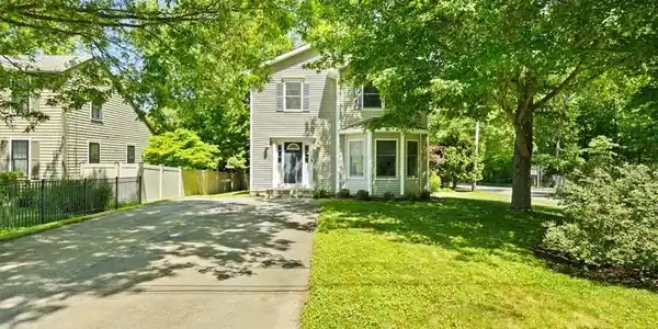 2 Lafayette Drive