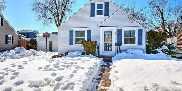 37 LARCHMERE Drive