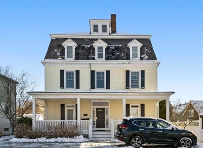 15 Narragansett Avenue