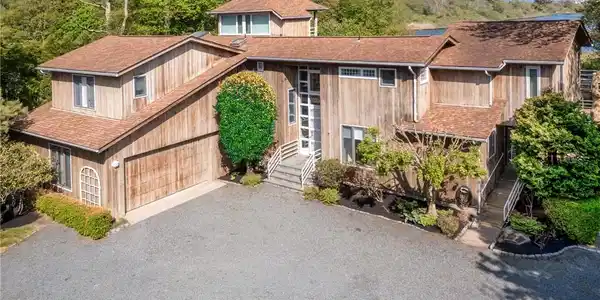 275 Boston Neck Road