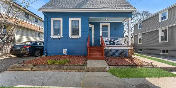 95 Ivy Street
