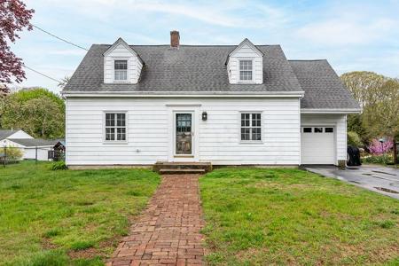 16 Sunset Avenue