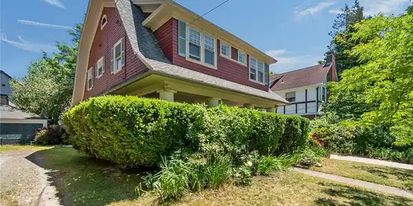 11 Grotto Avenue