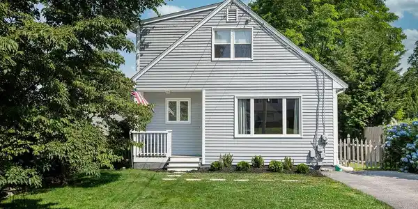 12 Ellen Street
