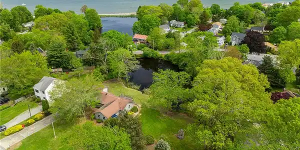 140 Baycliff Drive