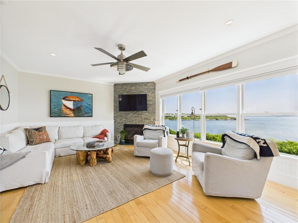 Image 4: Bright, airy design