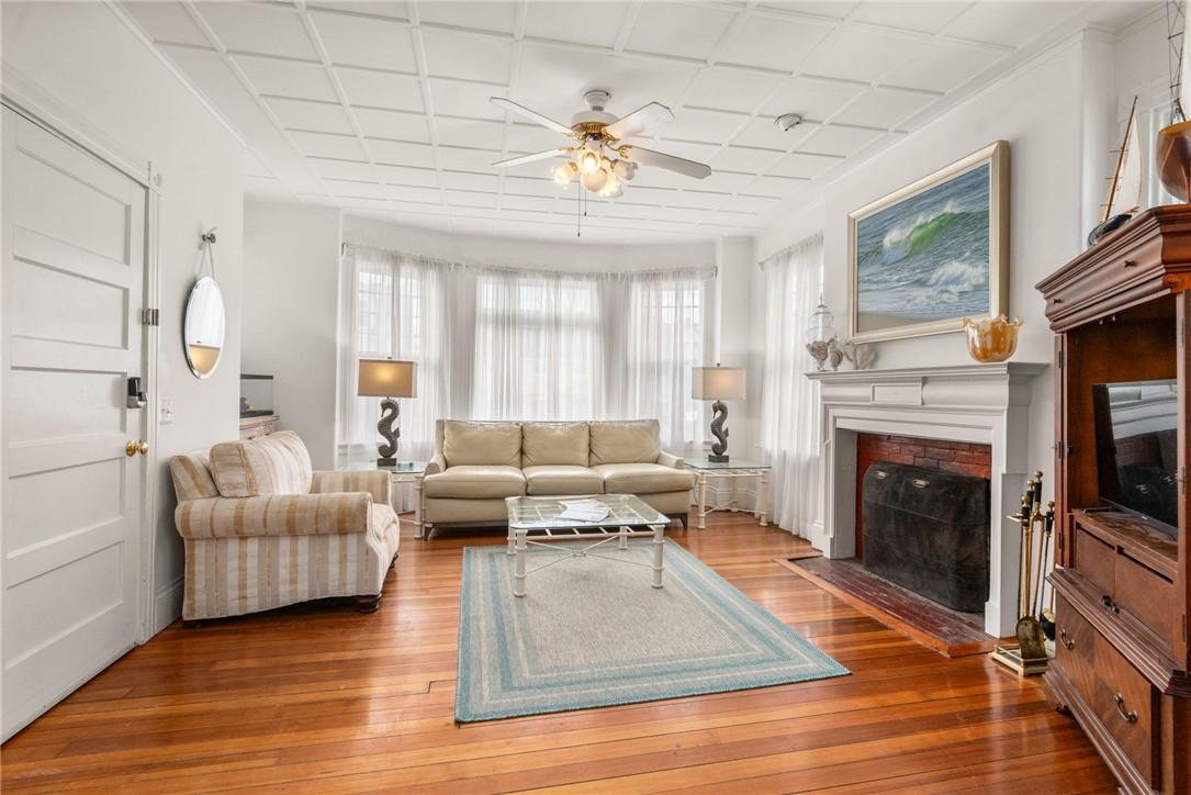 Image 4: Unit 1 The bay window allows for a sun filled hous