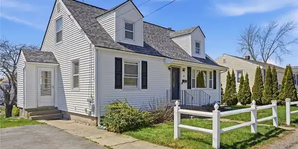 17 Goulart Avenue
