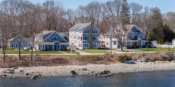 110 Sea View Avenue