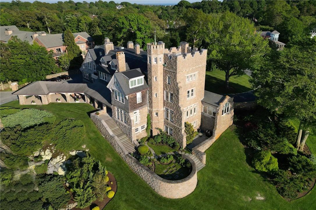 Image 3: Classic Peabody Stearns designed baronial stone ma