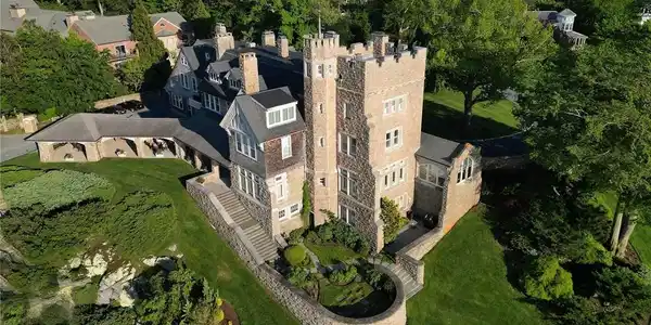 Image 3: Classic Peabody Stearns designed baronial stone ma
