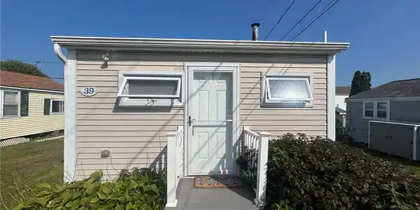 64 Burnside Avenue