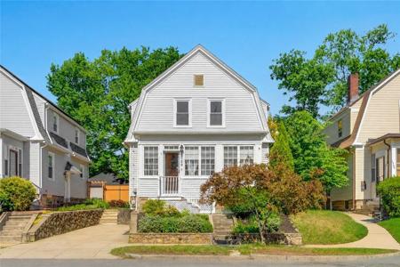 1058 Narragansett Boulevard