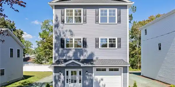 345 Point Avenue