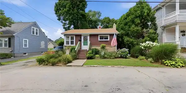 19 Peace Street