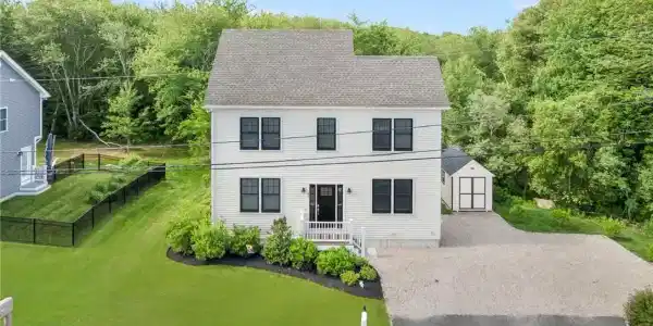 40 Lakeworth Avenue