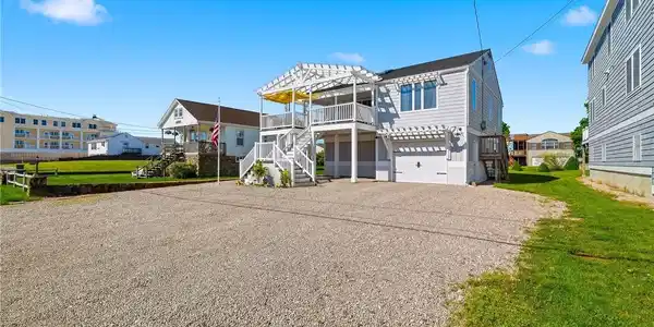 12 Montauk Avenue