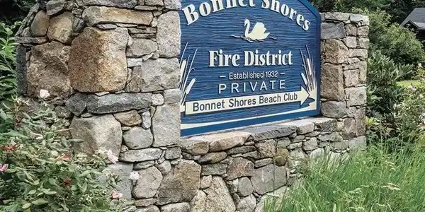 51 Bonnet Shores Road