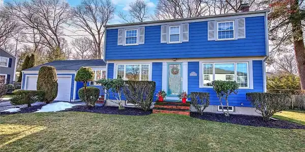 17 Briarwood Drive