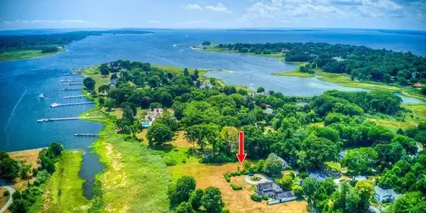 74 ADAMS POINT Road