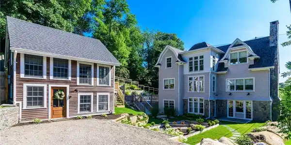 17 East Hills Road