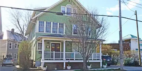 315 Broadway Way