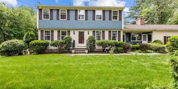 4 Tall Pines Drive