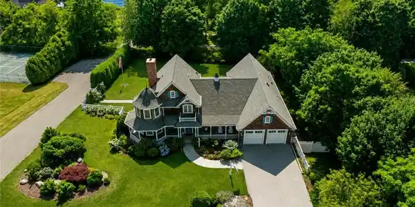19 Ledge Road