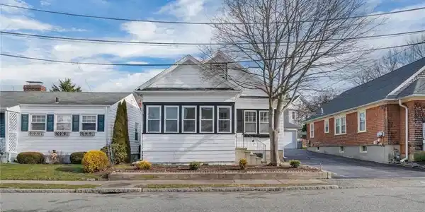 19 Greene Lane