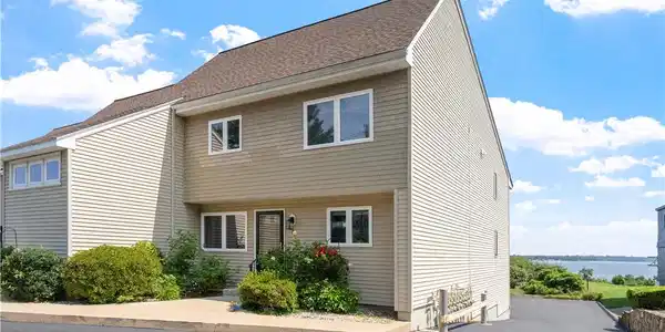 4042 Post Road