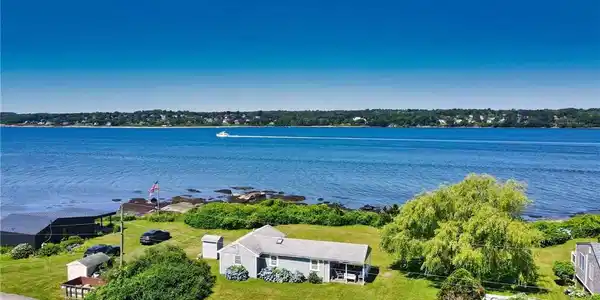 24 Pointview Drive