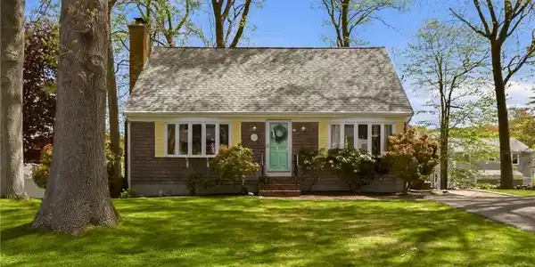 8 Monterey Drive