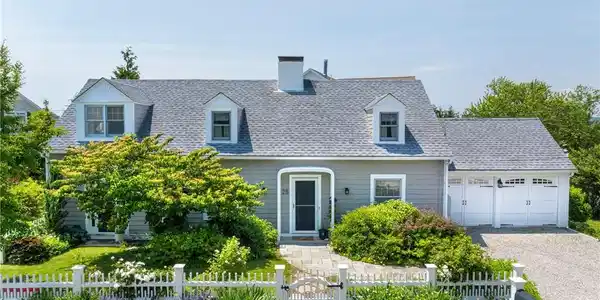 25 Leonard Bodwell Road