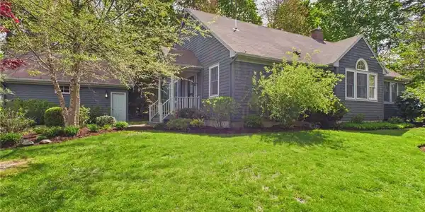 30 Forest Road W