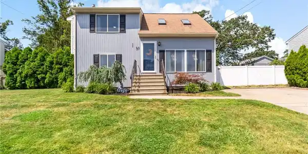 57 Vanstone Avenue