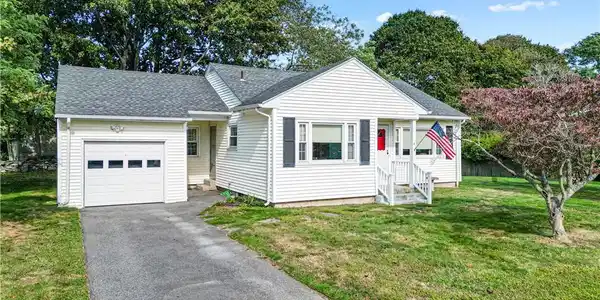 6 Randall Lane